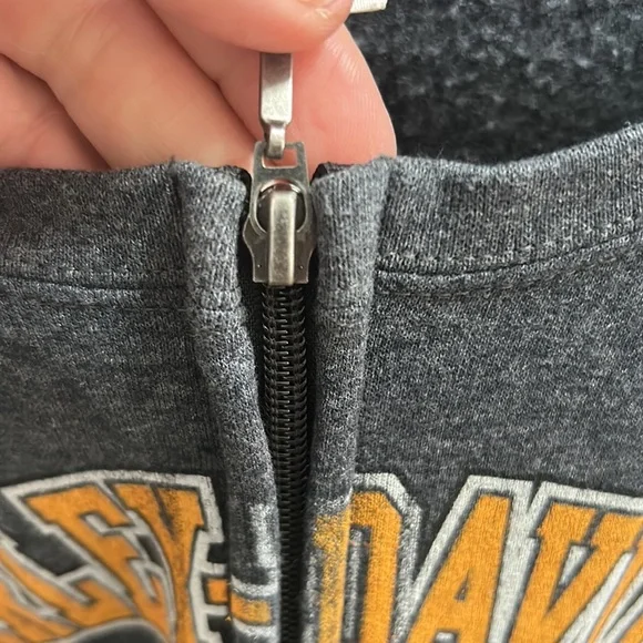 Women’s Harley Davison zip up jacket no hood Good used condition no stains/rips - Picture 6 of 9